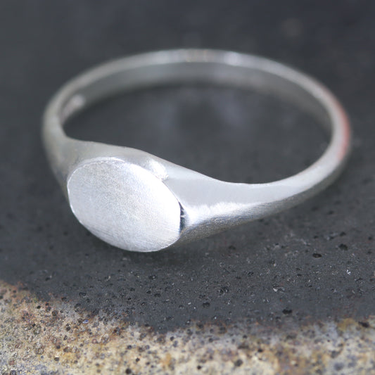 Thin Moulton Signet Style ring