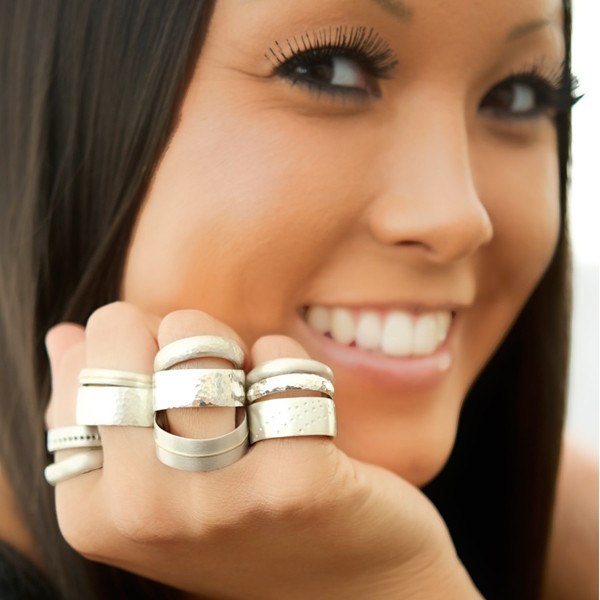 Selection of stacked rings on model