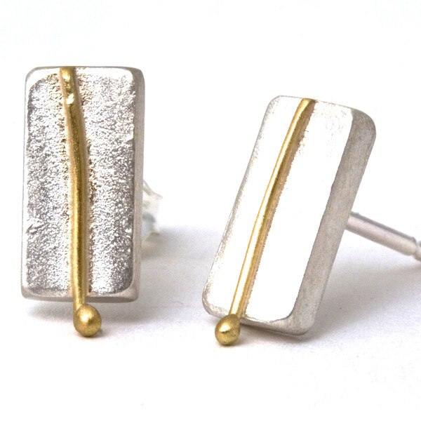 Small chunky studs with 18ct gold detail